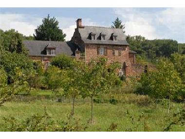 Manoir for sale in Collonges-la-Rouge (Region Limousin)