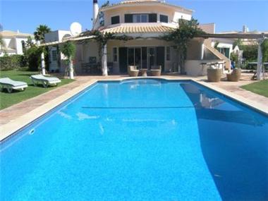 Villa for sale in Vilamoura (Faro)