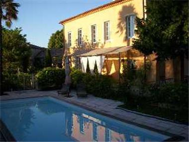 Manor for sale in Gironde-sur-Dropt (Aquitaine)