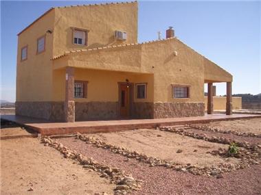 Country Property for sale in Pinoso (Valencia)