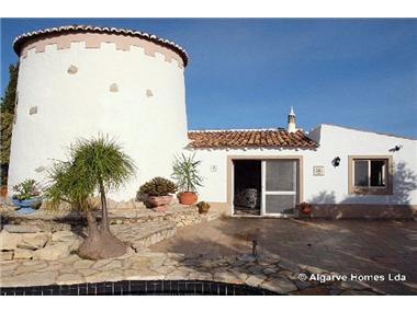 Villa / Townhouse for sale in Estoi (Faro)