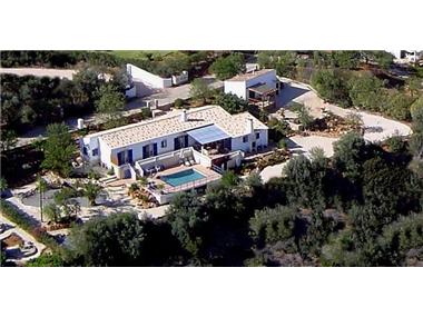 Villa / Townhouse for sale in Sargacal (Faro)