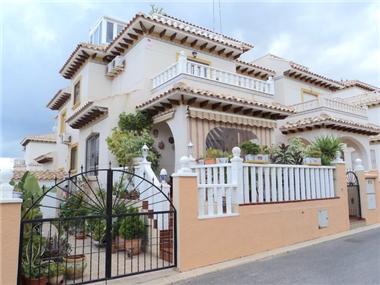 Townhouse for sale in Campoamor (Valencia)