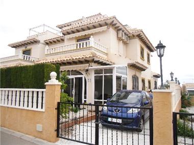 Townhouse for sale in Campoamor (Valencia)
