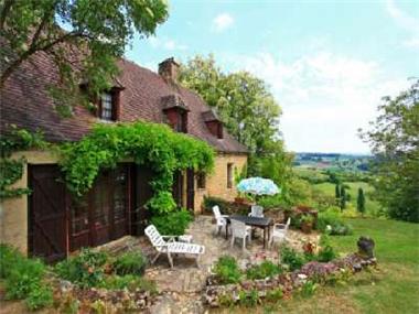 Group Of Buildings for sale in Saint-Germain-de-Belves (Aquitaine)