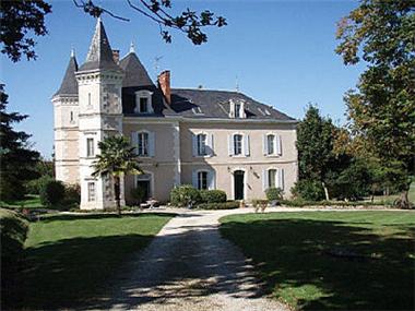 Ch�teau for sale in Saint-Astier (Aquitaine)