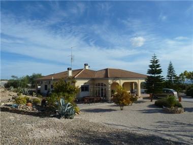 Country Property for sale in Crevillente (Valencia)