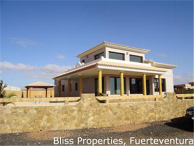 Villa for sale in Caleta de Fuste (Canary Islands)