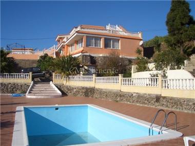 Villa for sale in Candelaria (Canary Islands)