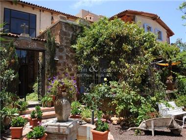 Villa for sale in El Roque (Canary Islands)