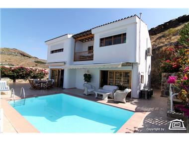 Villa for sale in San Agustin (Canary Islands)