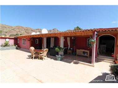Villa for sale in Taurito (Canary Islands)