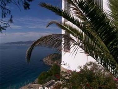 Villa for sale in Torre Caleta (Andalucia)