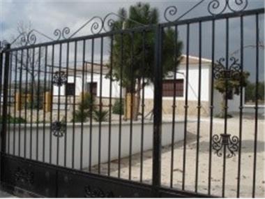 Bungalow for sale in Villanueva de Mesia (Andalucia)