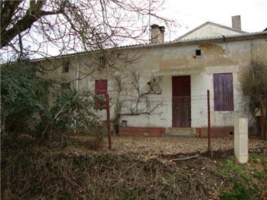 Renovation for sale in Montguyon (Poitou-Charentes)