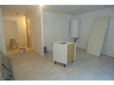 Apartment       for sale in Uzes (Languedoc-Roussillon)