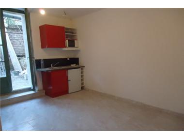 Apartment       for sale in Uzes (Languedoc-Roussillon)