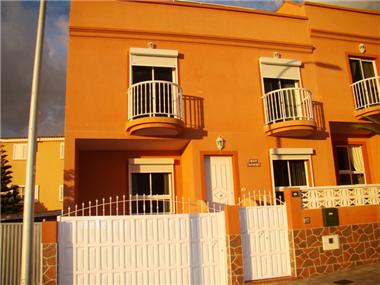 Townhouse for sale in Piedra Hincada (Canary Islands)