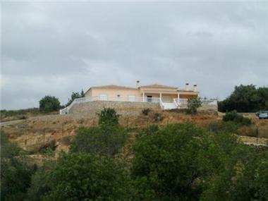 Semi/terraced Villa for sale in Pechao (Faro)