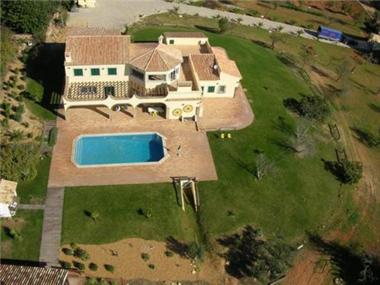 Semi/terraced Villa for sale in Pechao (Faro)