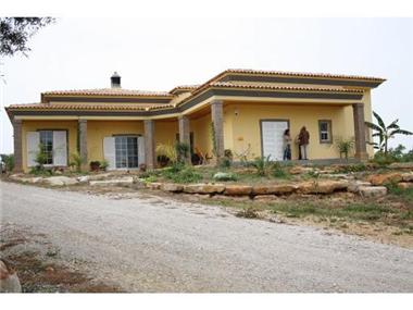 Semi/terraced Villa for sale in Moncarapacho (Faro)