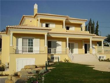 Semi/terraced Villa for sale in Boliqueime (Faro)