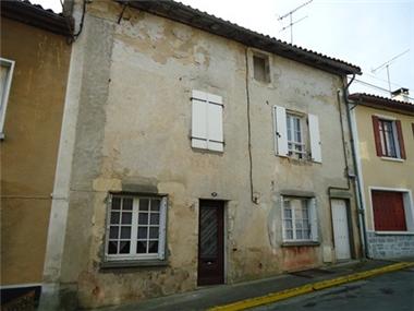 House for sale in Ruffec (Poitou-Charentes)