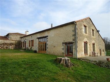 House for sale in Ruffec (Poitou-Charentes)
