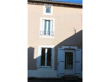 Townhouse for sale in Menigoute (Poitou-Charentes)