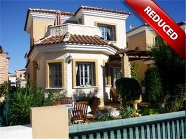 Villa for sale in Guardamar de la Segura (Valencia)