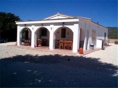 Villa for sale in Salinas (Valencia)