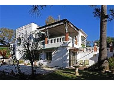Villa for sale in Calahonda (Andalucia)