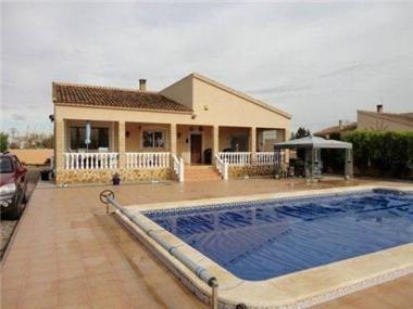 Villa for sale in Catral (Valencia)