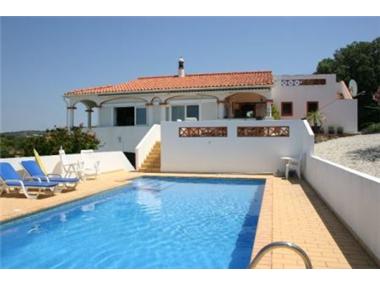 Villa for sale in Loule (Faro)
