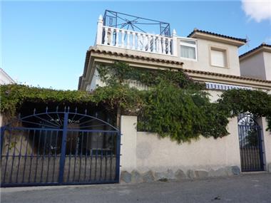 Semi Detached Villa for sale in Bischdorf (Brandenburg)