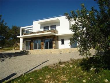 Villa for sale in Moncarapacho (Faro)