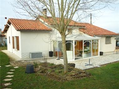 House for sale in Champagne-Mouton (Poitou-Charentes)