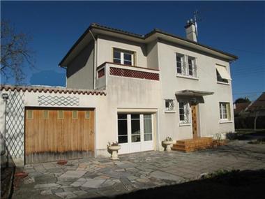 Villa for sale in Tarbes (Midi-Pyrenees)