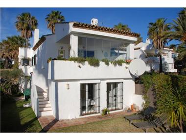 Semi/terraced Villa for sale in La Duquesa (Andalucia)