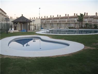 Semi/terraced Villa for sale in La Linea de la Concepcion (Andalucia)