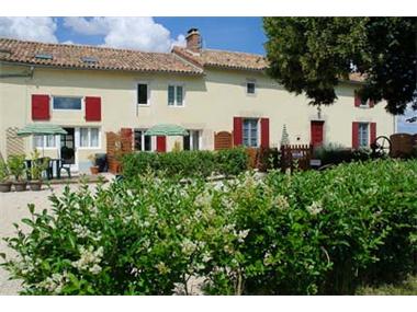 G�te for sale in Brux (Poitou-Charentes)