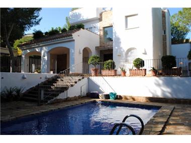 Villa / Detached for sale in Campoamor (Valencia)