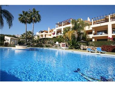 Apartment - Ground Floor for sale in Benahavis (Andalucia)