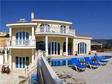 House/villa for sale in Akoursos (Paphos)