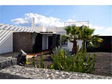 Villa for sale in Yaiza (Canary Islands)