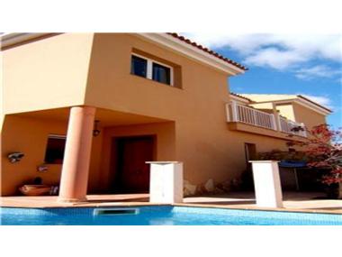 Townhouse for sale in Corralejo (Canary Islands)