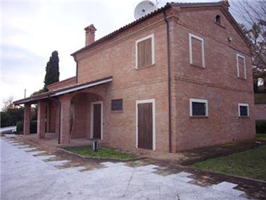 House/villa for sale in Morro d'Alba (The Marches)