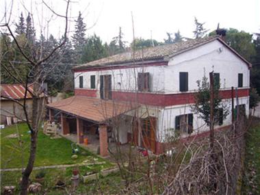 House/villa for sale in Iesi (The Marches)