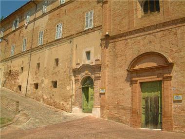 House/villa for sale in Sant'Angelo in Pontano (The Marches)