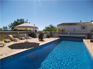 Villa for sale in Alcantarilha (Faro)